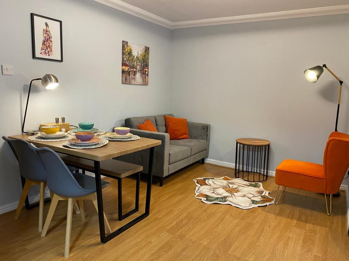 Private Main Door Lovely 2 Bedroom Apartment EDI Eksteriør bilde