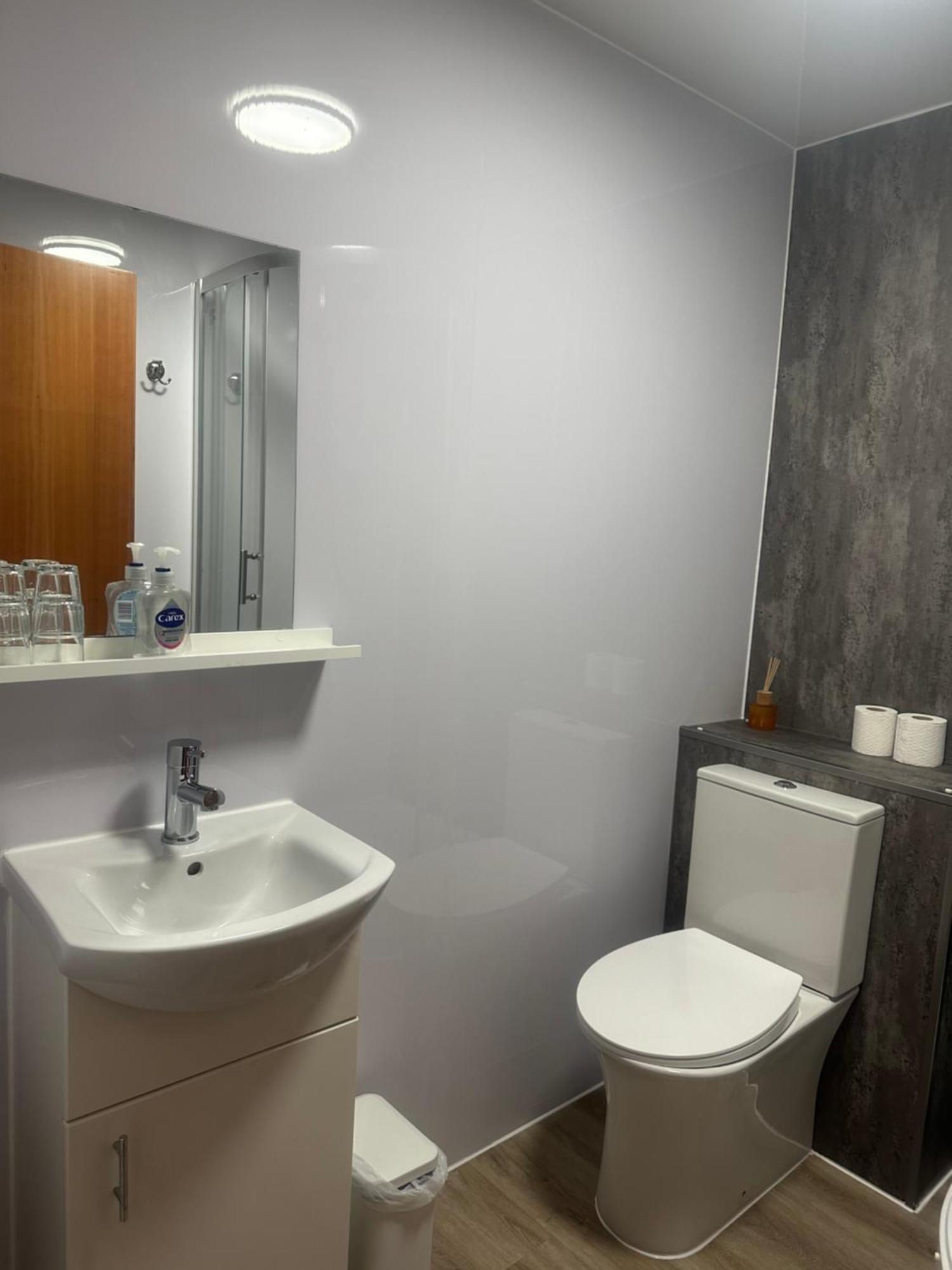 Private Main Door Lovely 2 Bedroom Apartment EDI Eksteriør bilde