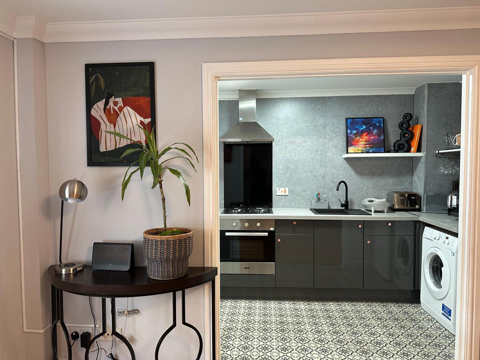 Private Main Door Lovely 2 Bedroom Apartment EDI Eksteriør bilde